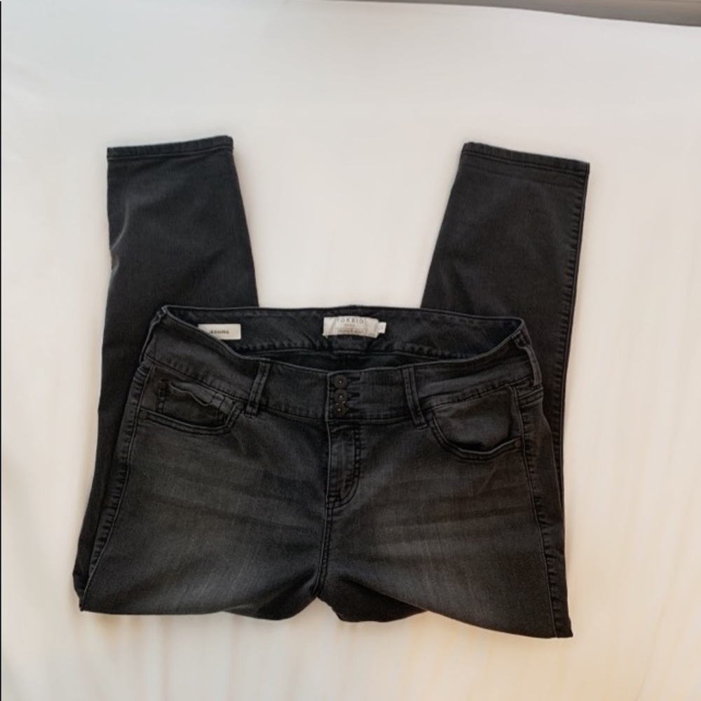 Torrid Crop Jegging